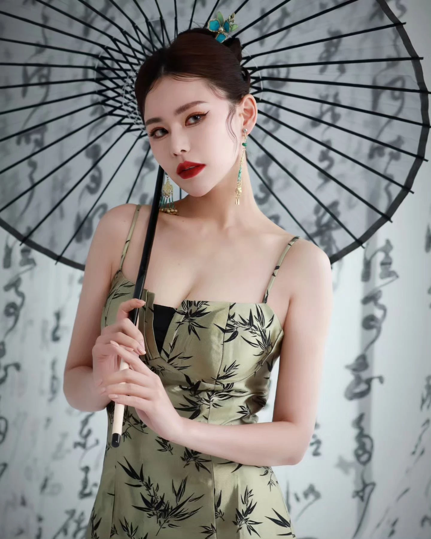  「Beggie_贝姬」魅惑电眼加上性感身材 (10P) 第6张