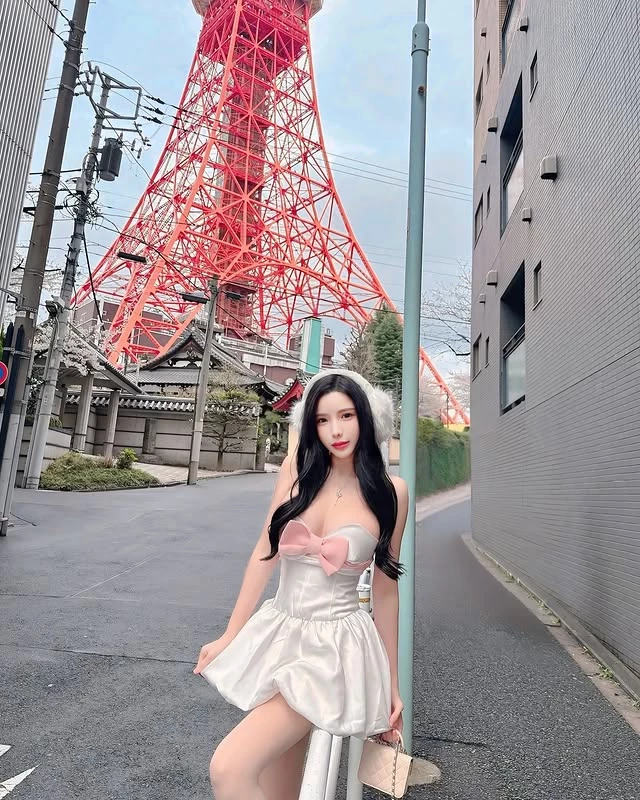  颜值天花板Plus「蓝星蕾」看了超心动 (10P) 第1张