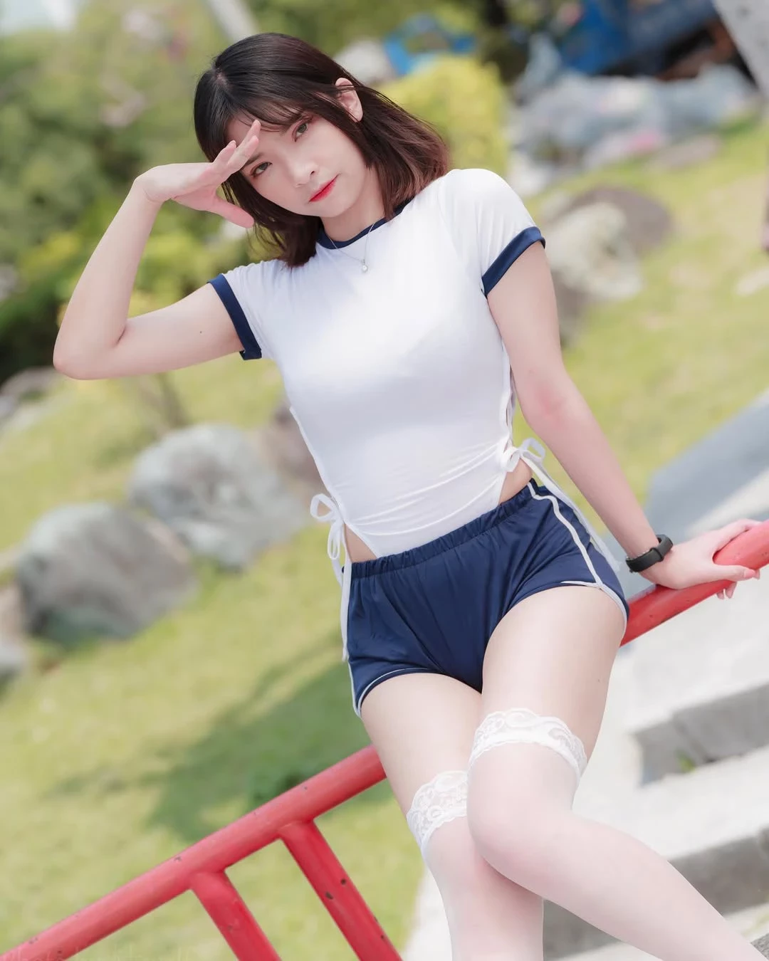  coser「尤依」穿上各种服装超诱惑 (10P) 第9张
