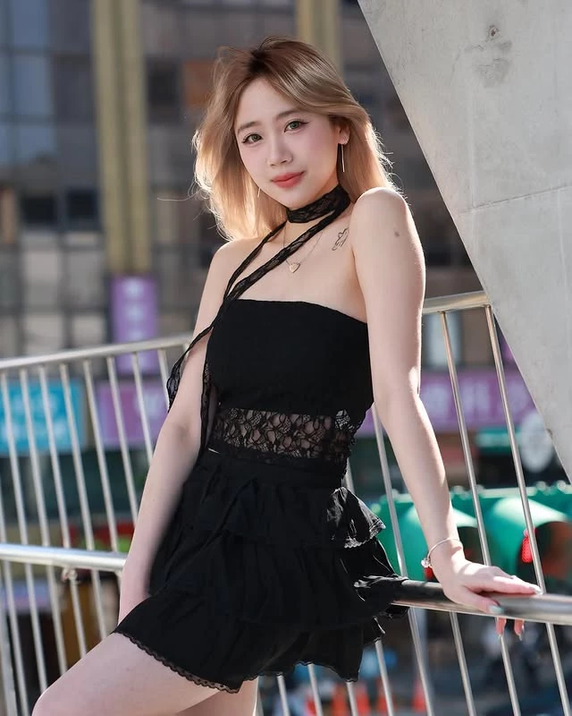 好身材藏不住「Hani Ins」画面太狂 (10P) 第4张