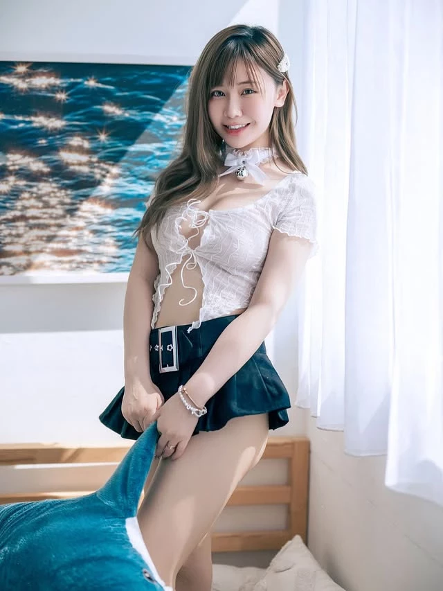  初恋感满分！「林儿」白衬衫下的隐藏版曲线 (10P)