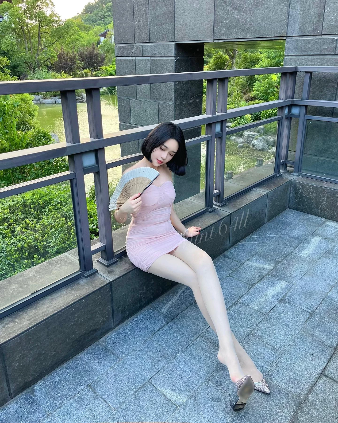  「Zhenghanyuan」饱满美胸藏不住还有勾人美腿 (14P) 第2张