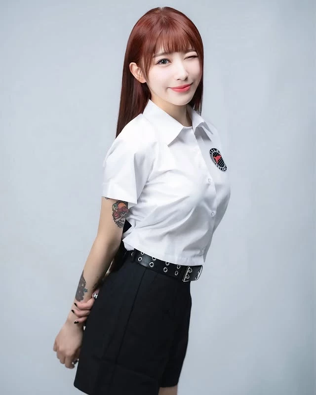 「GU甜心」纯慾感爆棚 (10P) 第5张