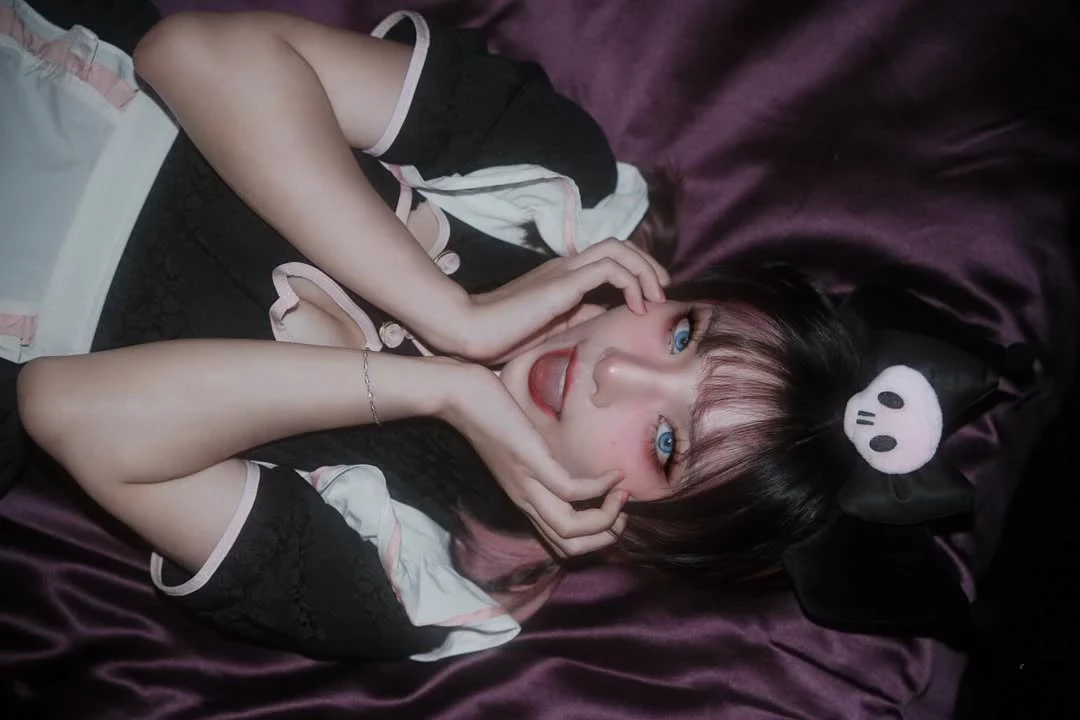  coser「尤依」穿上各种服装超诱惑 (10P) 第6张