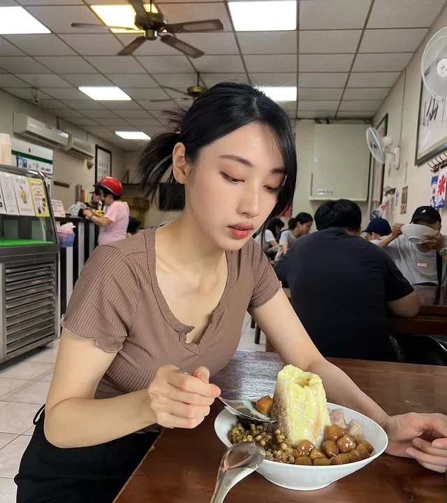  「段璟乐」身材比例好到不像真人 (10P) 第1张