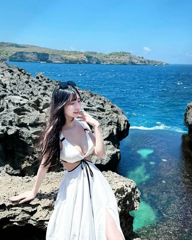  这美乳…不科学啊「甄儿Anna」深藏不露 (10P) 第1张